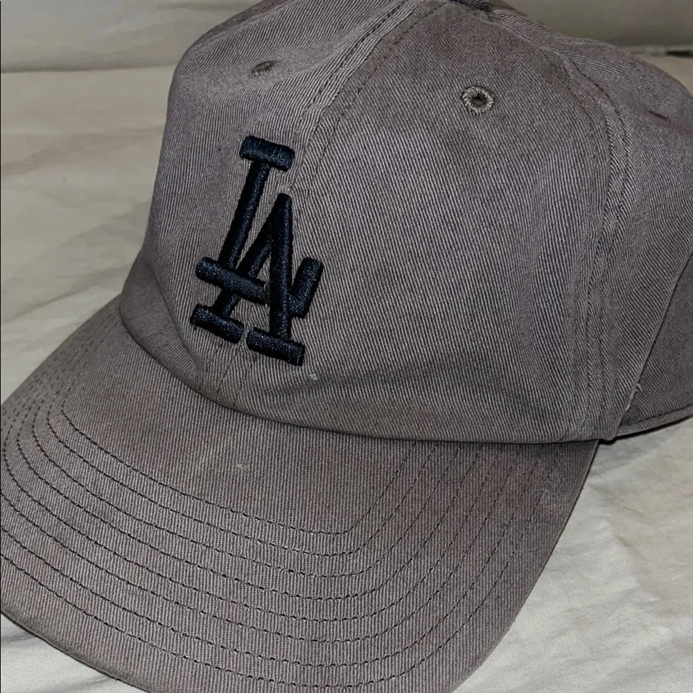 Los Angeles Dodgers LA Logo Baseball Cap - Taupe with Navy Embroidery - Picture 2 of 5